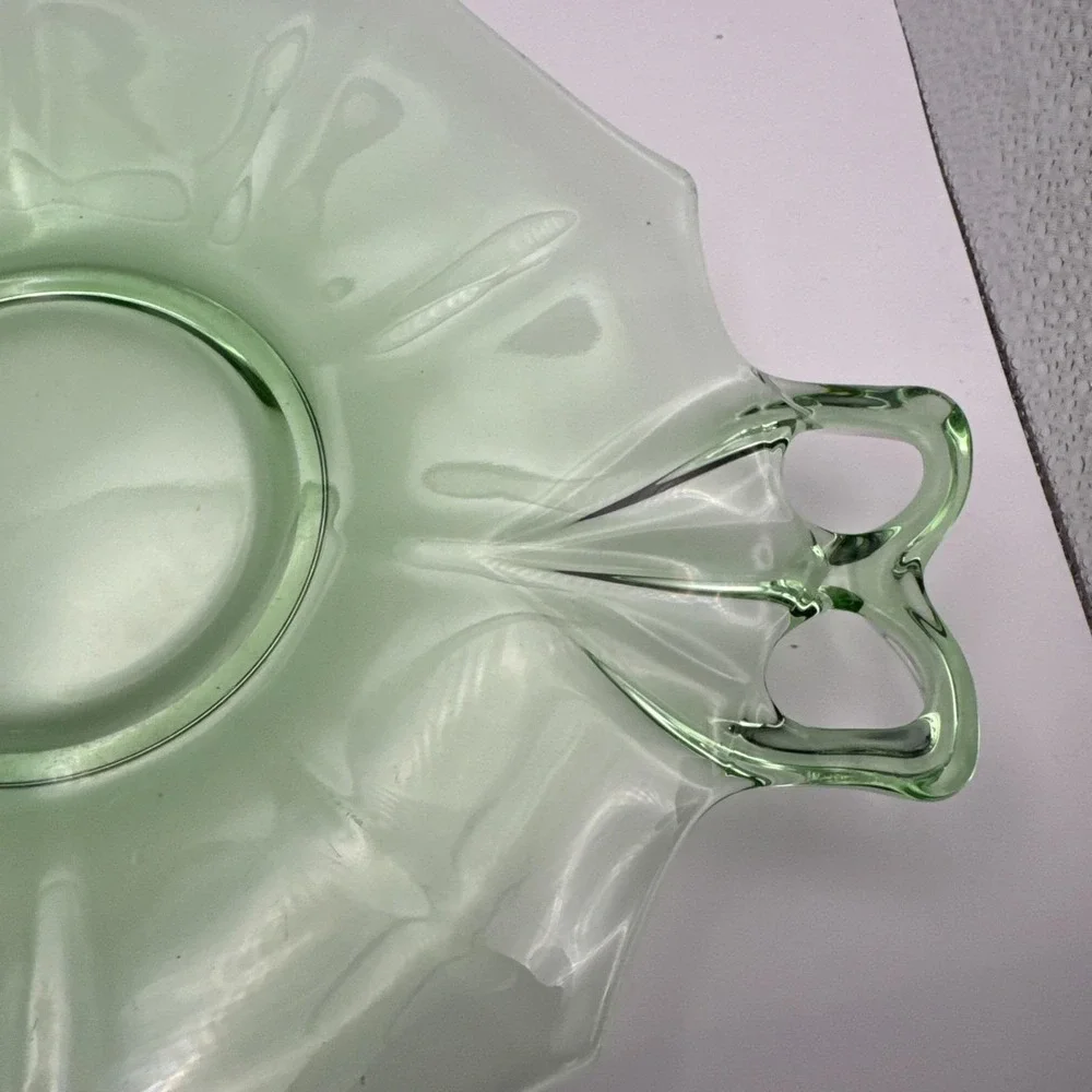 Vintage Fostoria Green Uranium Glass Serving Plate Bow Tie‎ Handles